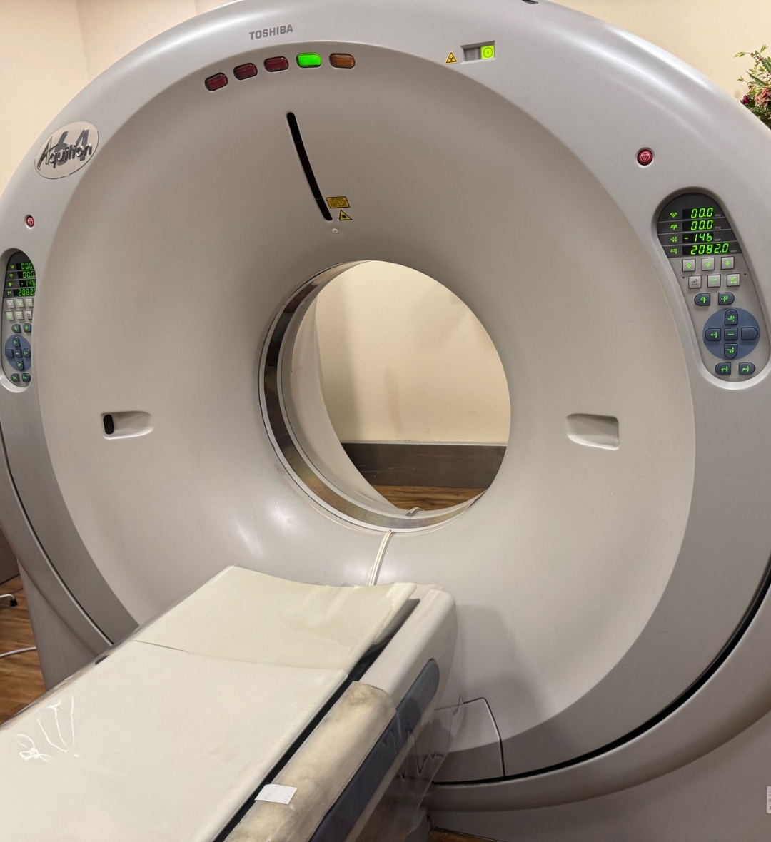 2006 TOSHIBA AQUILION 128 CT Scanner