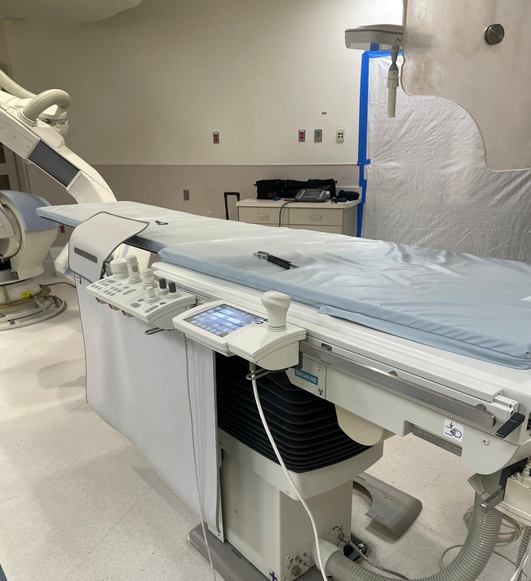 2011 SIEMENS Artis Zeego Cath Lab