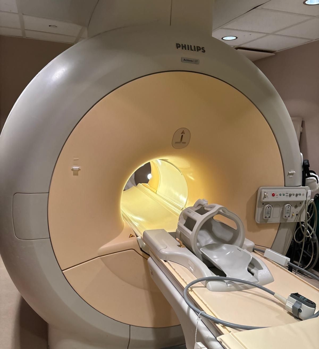  2006 Philips Achieva 1.5T MRI Scanner