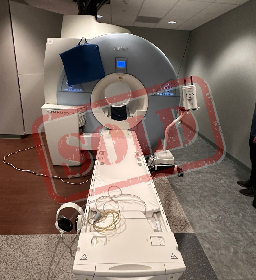 2004 SIEMENS 1.5T AVANTO 18CH MRI