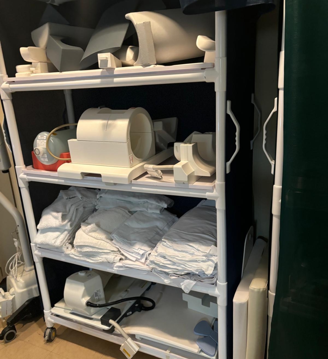 2007 SIEMENS ESPREE 8CH  MRI