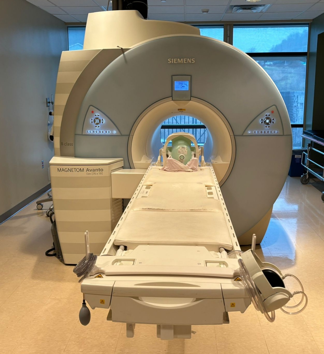 2009 SIEMENS AVANTO 1.5T 18CH MRI