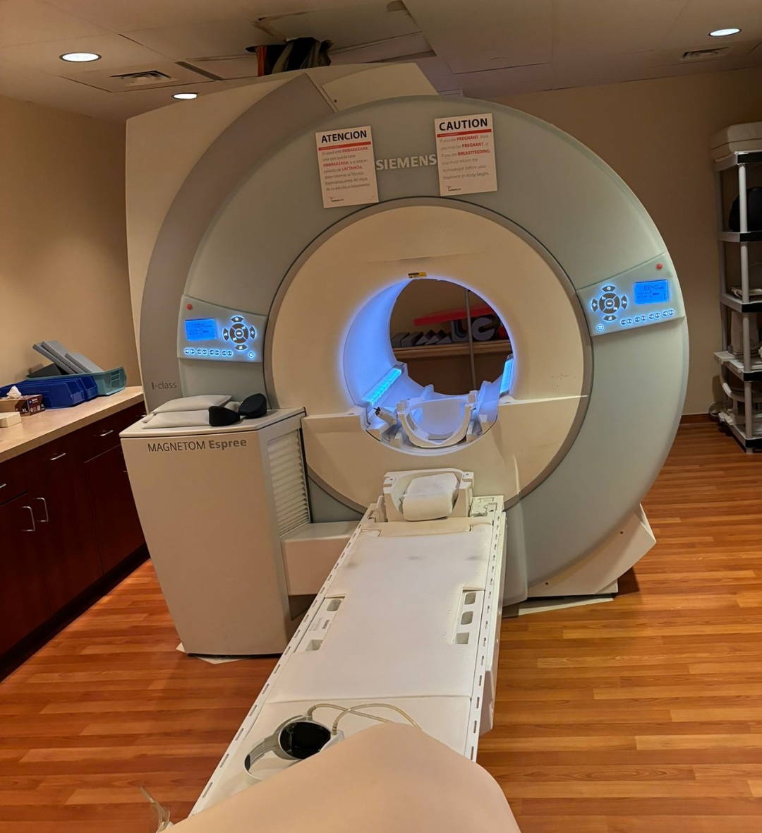  2009 Siemens Espree 18CH MRI