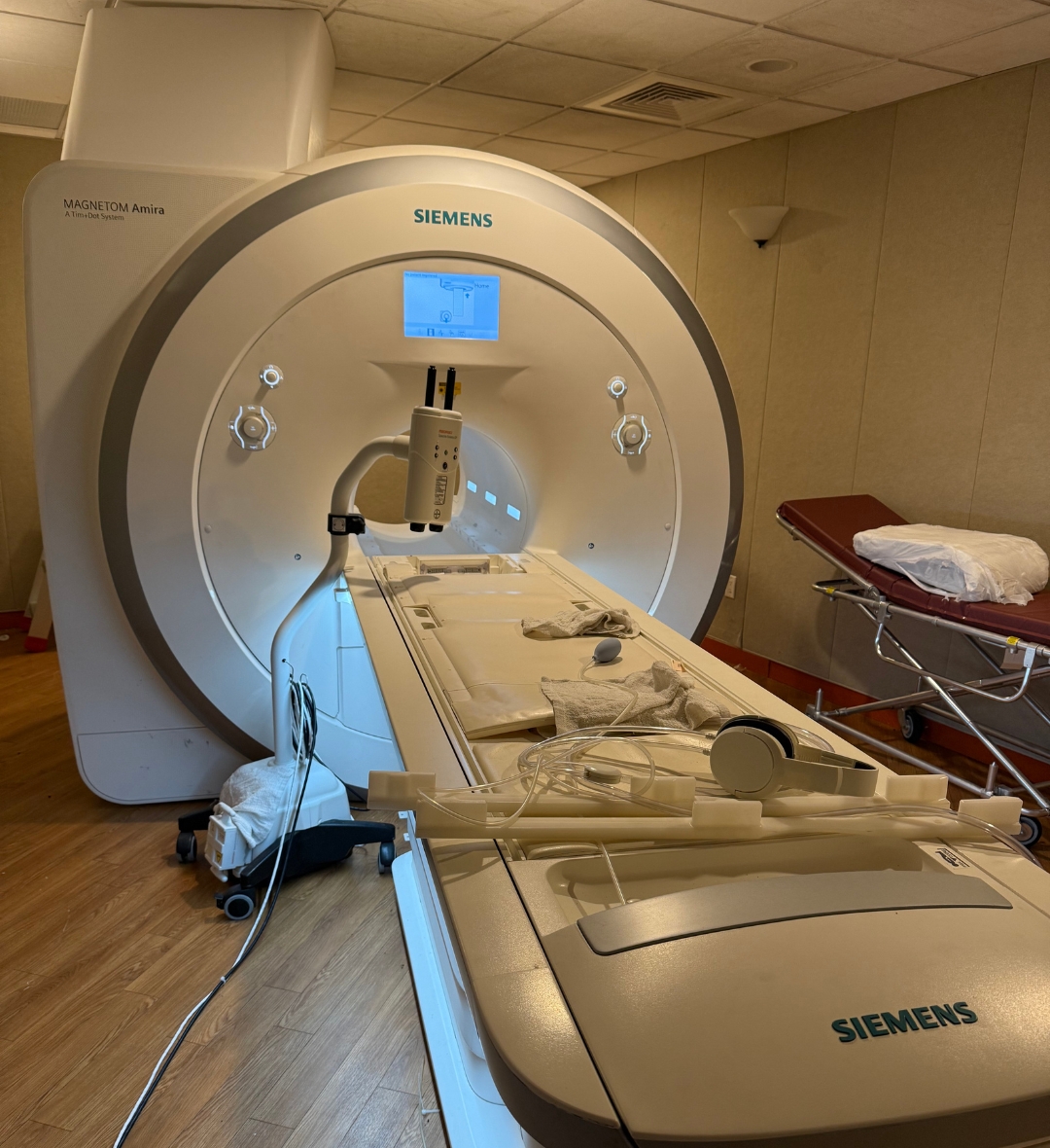 2017 SIEMENS AMIRA 1.5T 24CH MRI Scanner