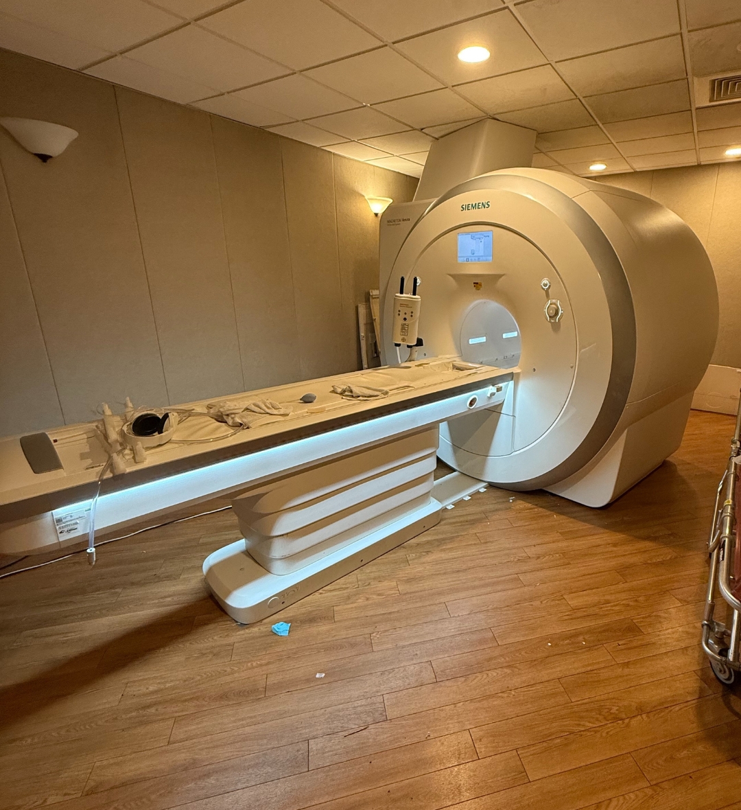 2017 SIEMENS AMIRA 1.5T 24CH MRI Scanner